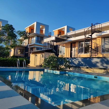Royal Meadows Igatpuri 2Bhk Poolside Villa Eksteriør billede