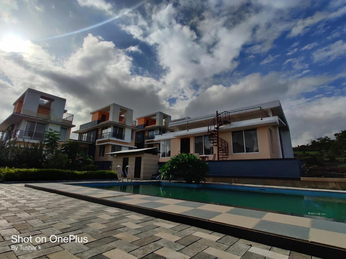 Royal Meadows Igatpuri 2Bhk Poolside Villa Eksteriør billede
