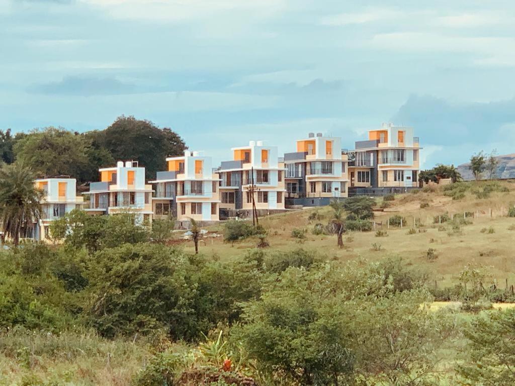 Royal Meadows Igatpuri 2Bhk Poolside Villa Eksteriør billede