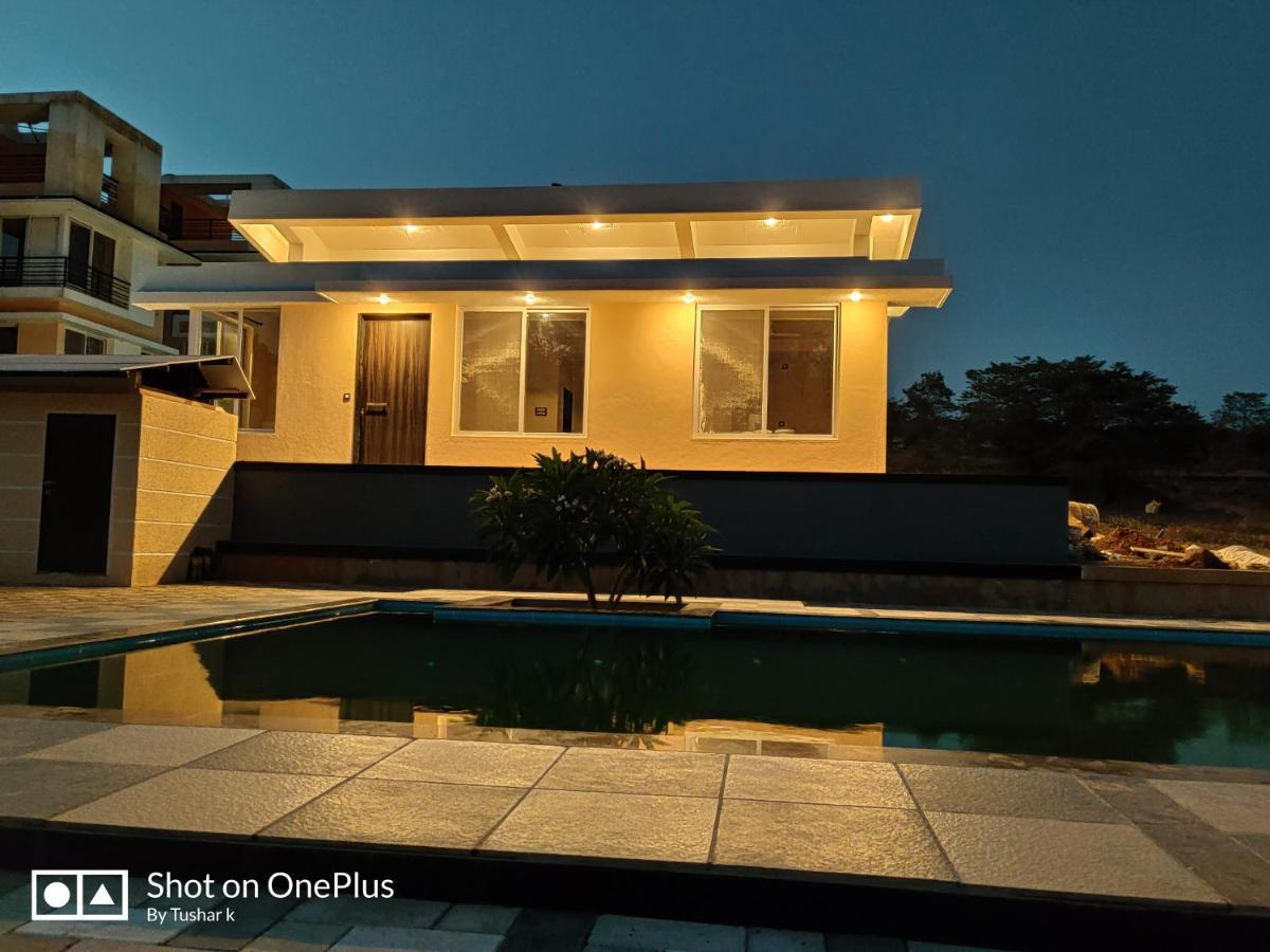 Royal Meadows Igatpuri 2Bhk Poolside Villa Eksteriør billede