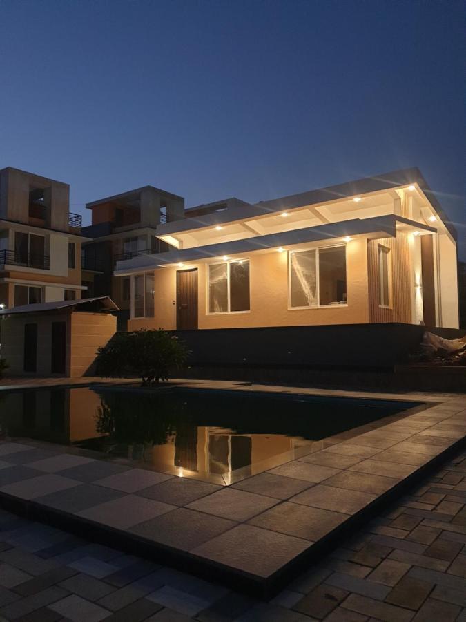 Royal Meadows Igatpuri 2Bhk Poolside Villa Eksteriør billede