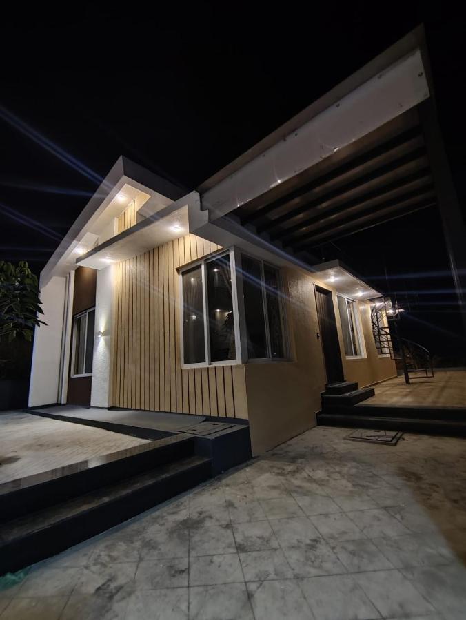 Royal Meadows Igatpuri 2Bhk Poolside Villa Eksteriør billede