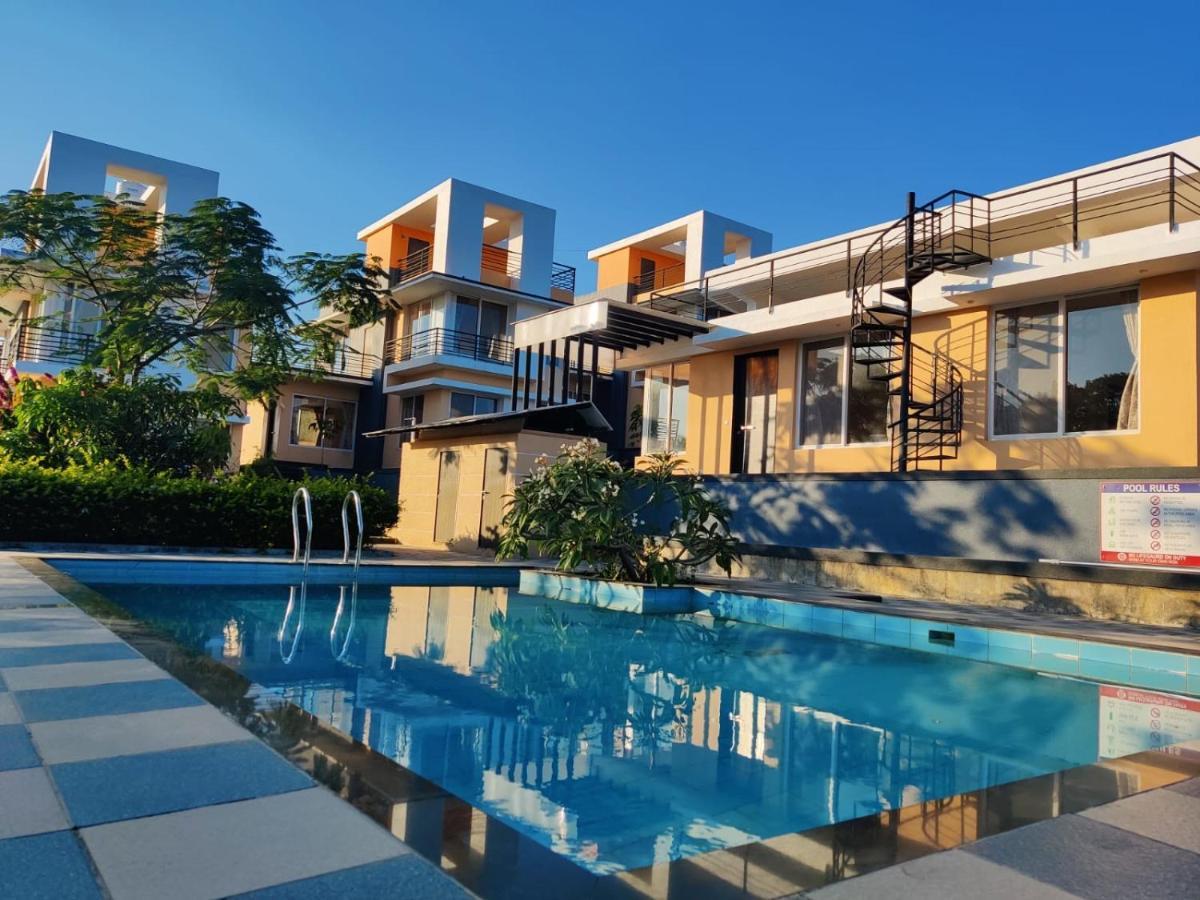 Royal Meadows Igatpuri 2Bhk Poolside Villa Eksteriør billede